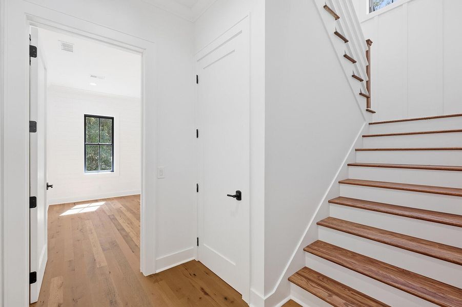 Spacious, unfurnished interior of a new home in , Seabrook (Image 58).