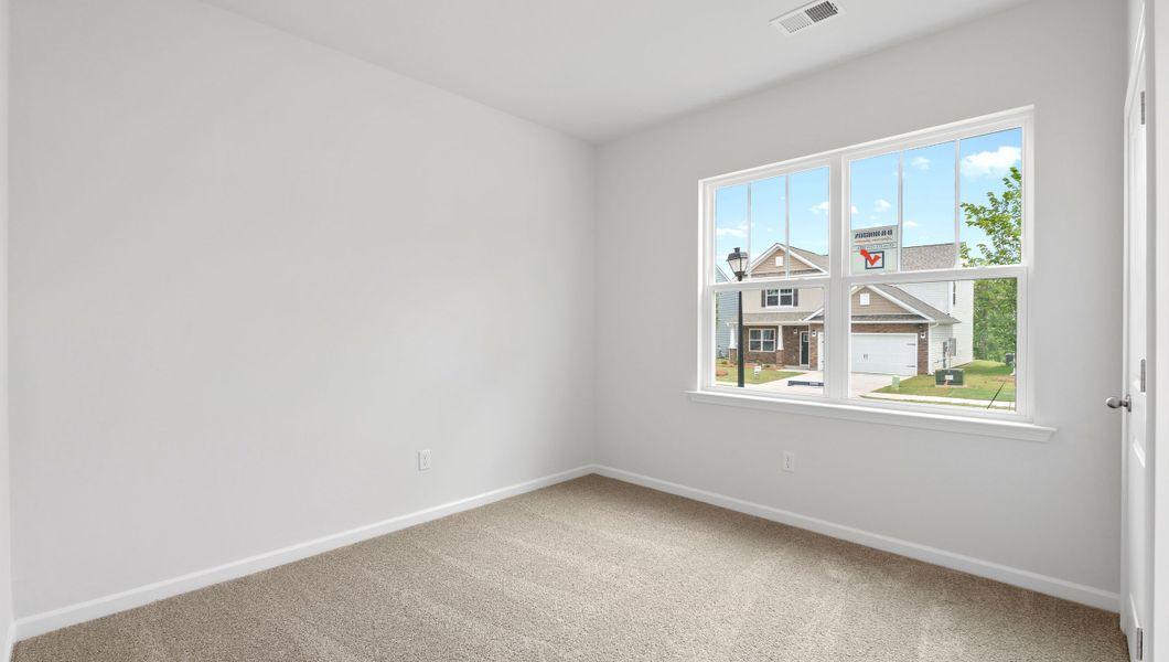 Spacious, unfurnished interior of a new home in Sage Grove, Lyman (Image 15).