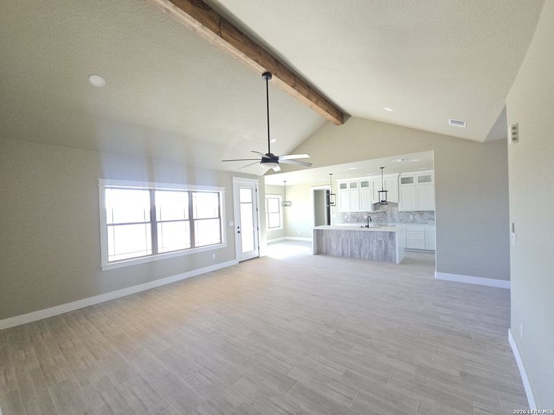 Spacious, unfurnished interior of a new home in , Bandera (Image 24).
