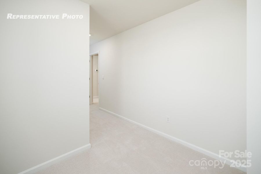 Spacious, unfurnished interior of a new home in Sylvan Creek, Denver (Image 27).