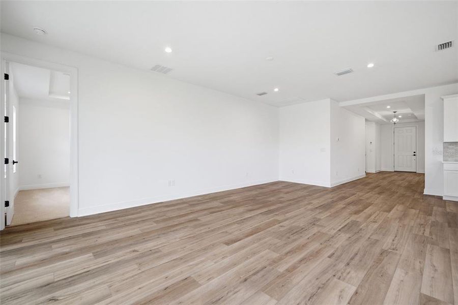 Spacious, unfurnished interior of a new home in North River Ranch, Parrish (Image 13).