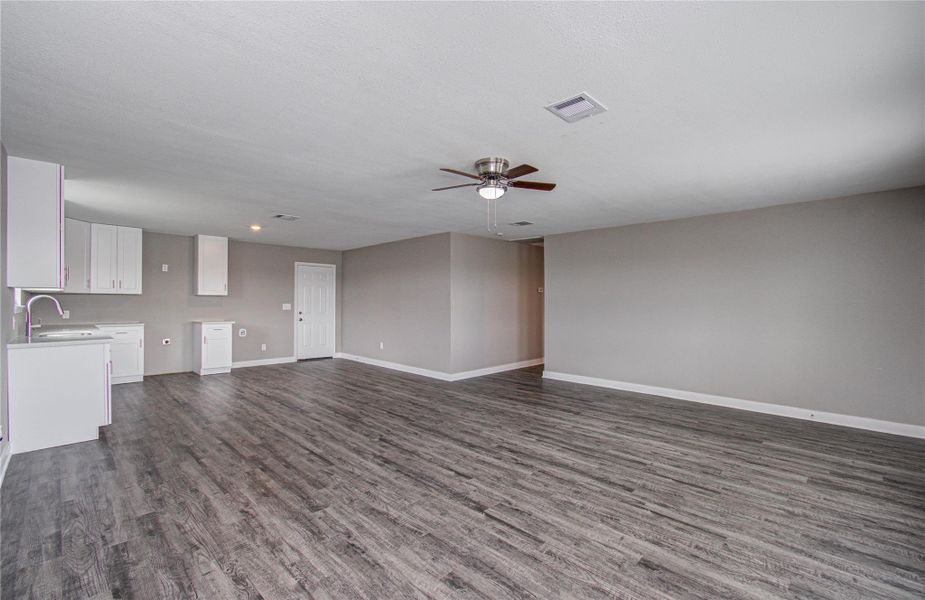Spacious, unfurnished interior of a new home in , Cleveland (Image 24).