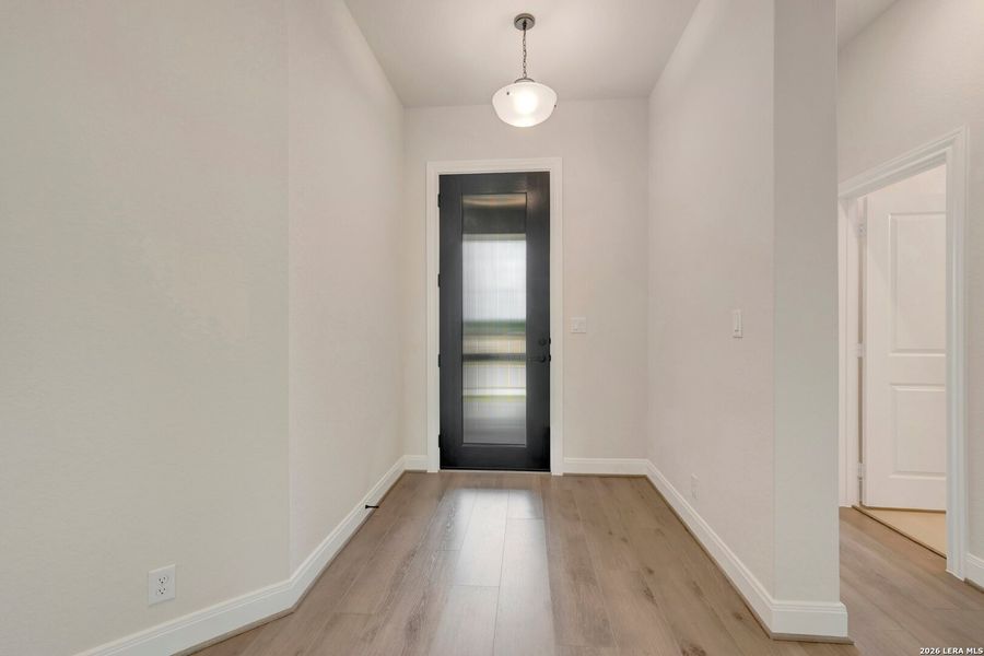 Spacious, unfurnished interior of a new home in The Crossvine 55’, Schertz (Image 20).