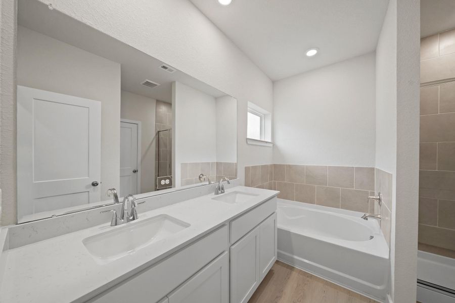 Furnished interior view inside a new home in Russell Ranch, Bay City (Image 6). Furnished interior view inside a new home in Russell Ranch, Bay City (Image 6).