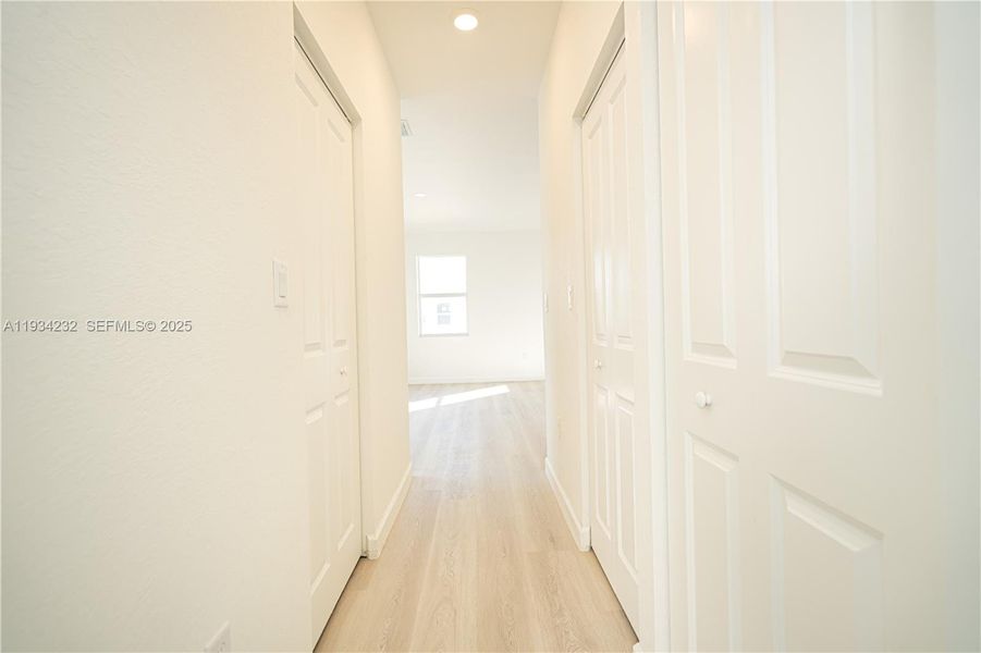 Spacious, unfurnished interior of a new home in Acacia Groves, Miami (Image 33).