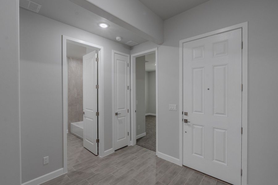 Spacious, unfurnished interior of a new home in Summer Sky North, El Paso (Image 32).