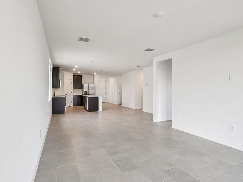 Spacious, unfurnished interior of a new home in The Meadow at Crossprairie, St. Cloud (Image 10).