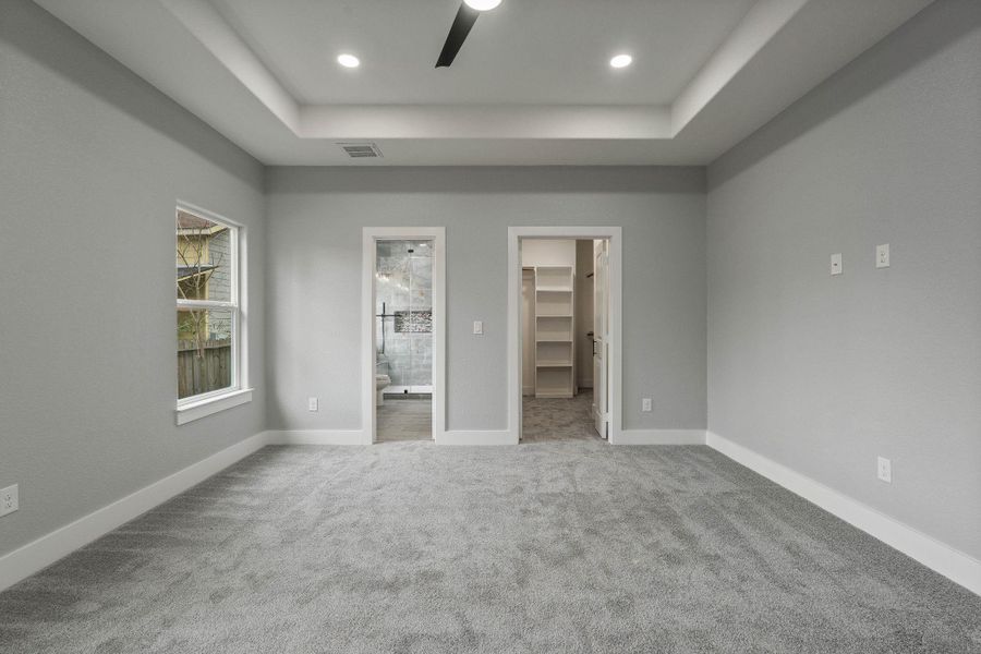 Spacious, unfurnished interior of a new home in , Willis (Image 31).