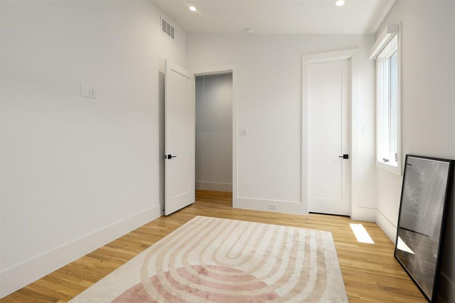 Upstairs guest bedroom