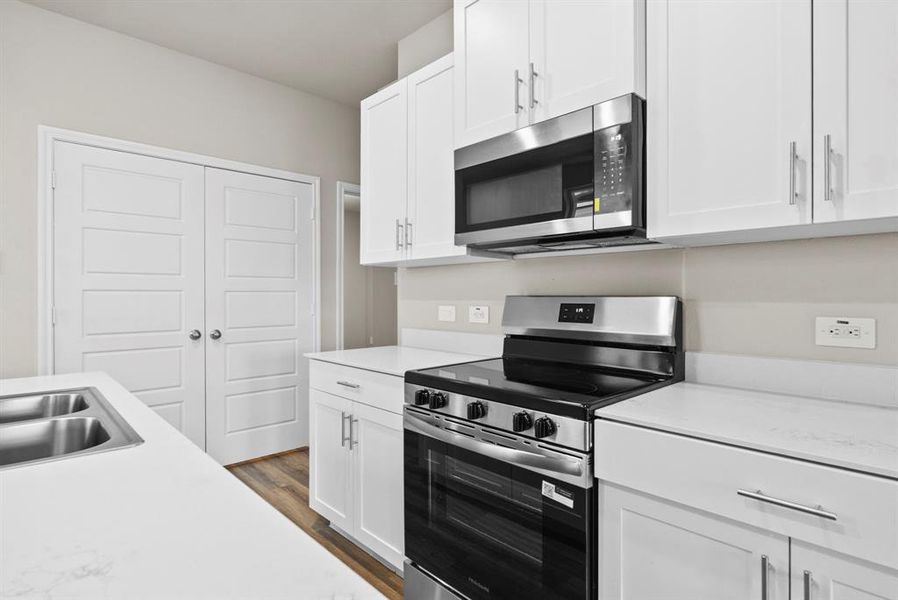 Furnished interior view inside a new home in , Fort Worth (Image 10).