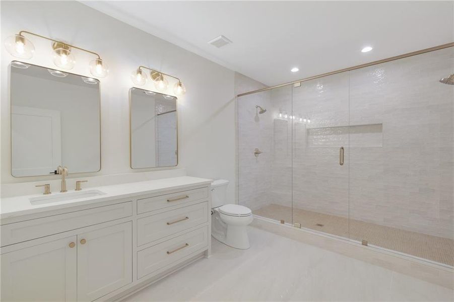 Furnished interior view inside a new home in , Alpharetta (Image 13).