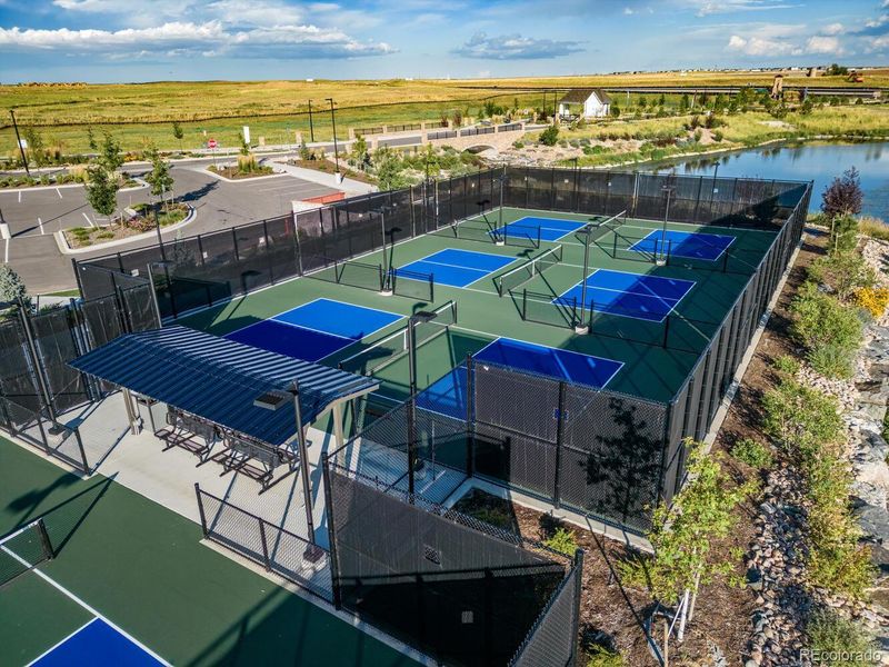 Community amenities in , Aurora (Image 14).