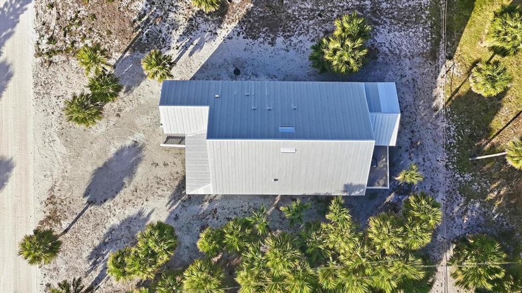 Exterior details and patio area of a home in , Placida (Image 24).