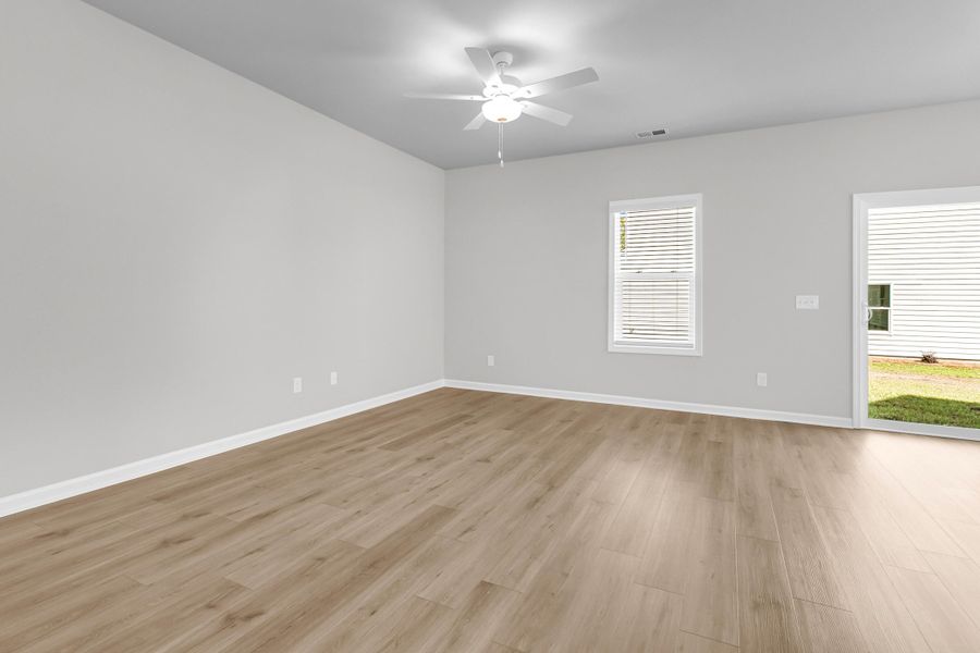 Spacious, unfurnished interior of a new home in Central Creek, Goose Creek (Image 47).
