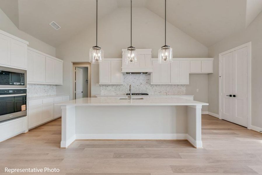 Representative furnished interior of a home built from the Grand Falls by Grand Homes in Dominion of Pleasant Valley, Wylie (Image 5).