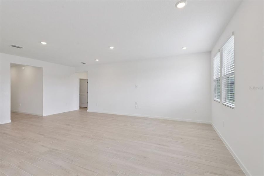 Spacious, unfurnished interior of a new home in , Palm Coast (Image 20).
