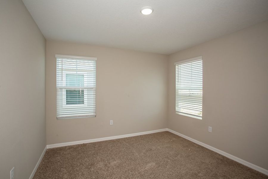 Spacious, unfurnished interior of a new home in Crosswinds, Haines City (Image 18).