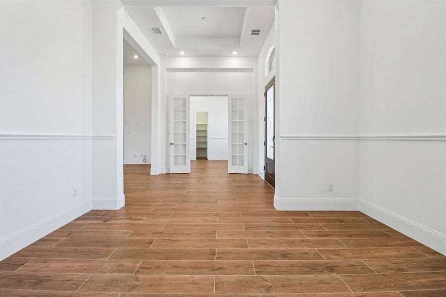 Spacious, unfurnished interior of a new home in Gean Estates, Keller (Image 10).