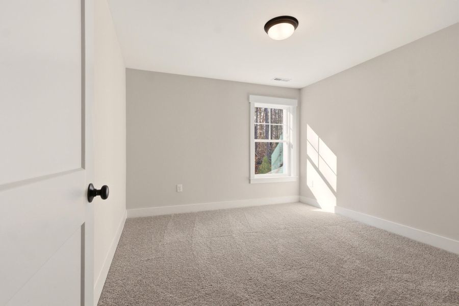 Spacious, unfurnished interior of a new home in Harbor Crossing, Greensboro (Image 31).