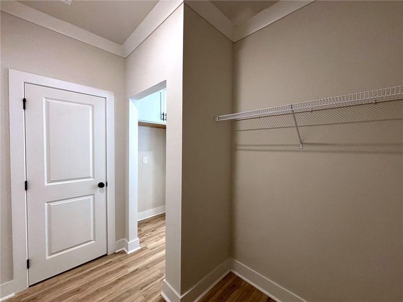 Spacious, unfurnished interior of a new home in , Gainesville (Image 17).