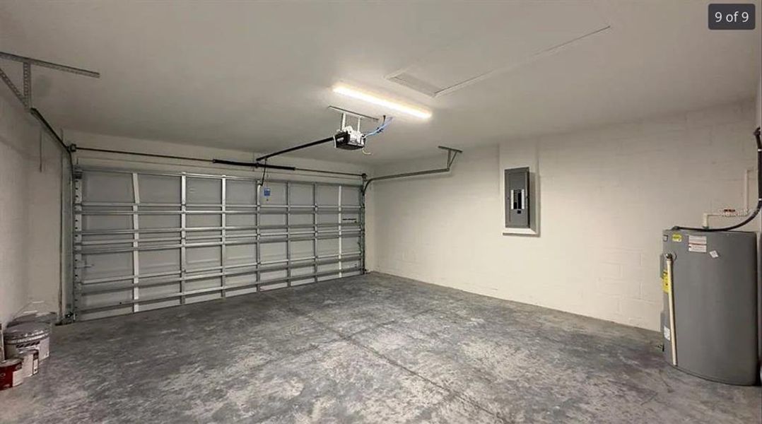 Spacious, unfurnished interior of a new home in , Ocklawaha (Image 7).