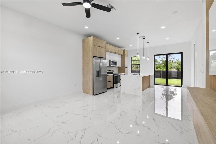 Spacious, unfurnished interior of a new home in , Lehigh Acres (Image 38).