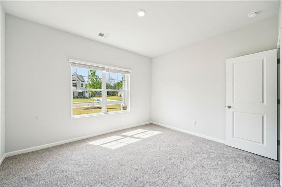 Spacious, unfurnished interior of a new home in Stephen's Landing, Loganville (Image 36).