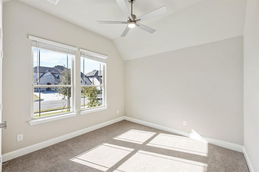 Spacious, unfurnished interior of a new home in Sonoma Verde, McLendon-Chisholm (Image 24).