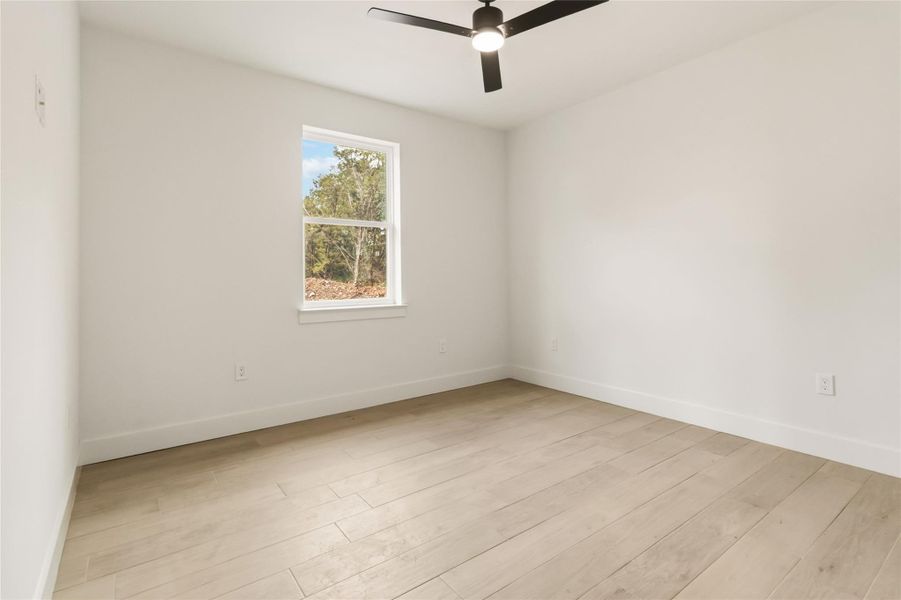 3rd bedroom without virtual staging