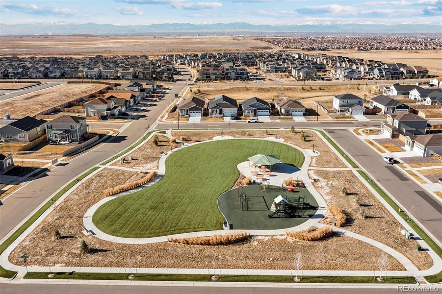 Community amenities in Second Creek Farm, Commerce City (Image 23).
