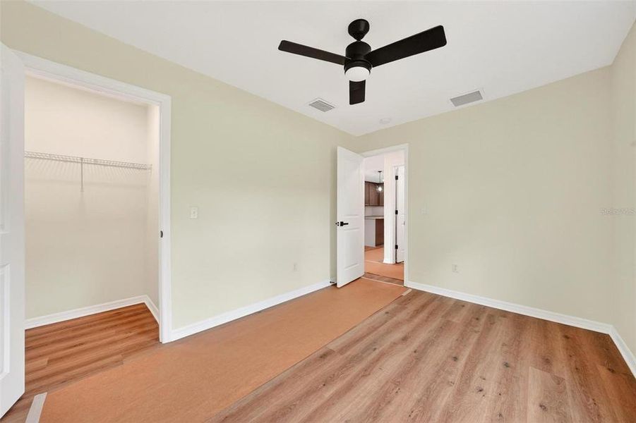 Spacious, unfurnished interior of a new home in , Leesburg (Image 36).