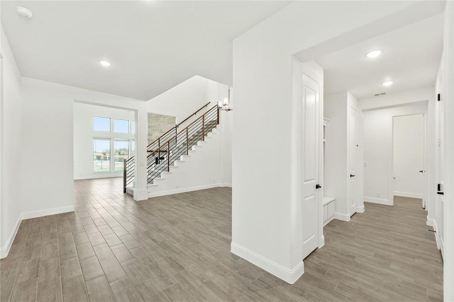 Spacious, unfurnished interior of a new home in Glenbrook, Red Oak (Image 20).