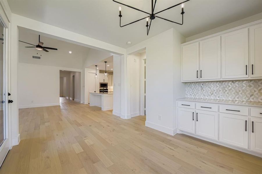 Image 27 of a home in Reunion 60s. Image 27 of a home in Reunion 60s.