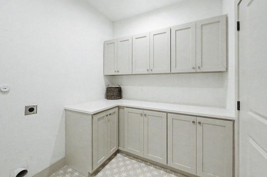 Furnished interior view inside a new home in , Wimberley (Image 12).
