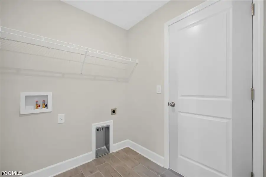Spacious, unfurnished interior of a new home in Cape Coral, Cape Coral (Image 29). Spacious, unfurnished interior of a new home in Cape Coral, Cape Coral (Image 29).