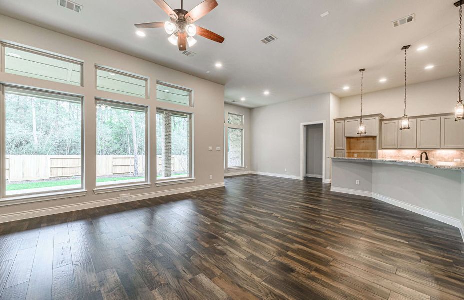 Representative unfurnished interior of a home built from the 3326 by Ravenna Homes in Cross Creek West, Fulshear (Image 40).