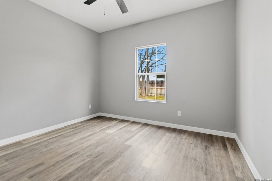Spacious, unfurnished interior of a new home in , San Antonio (Image 16).