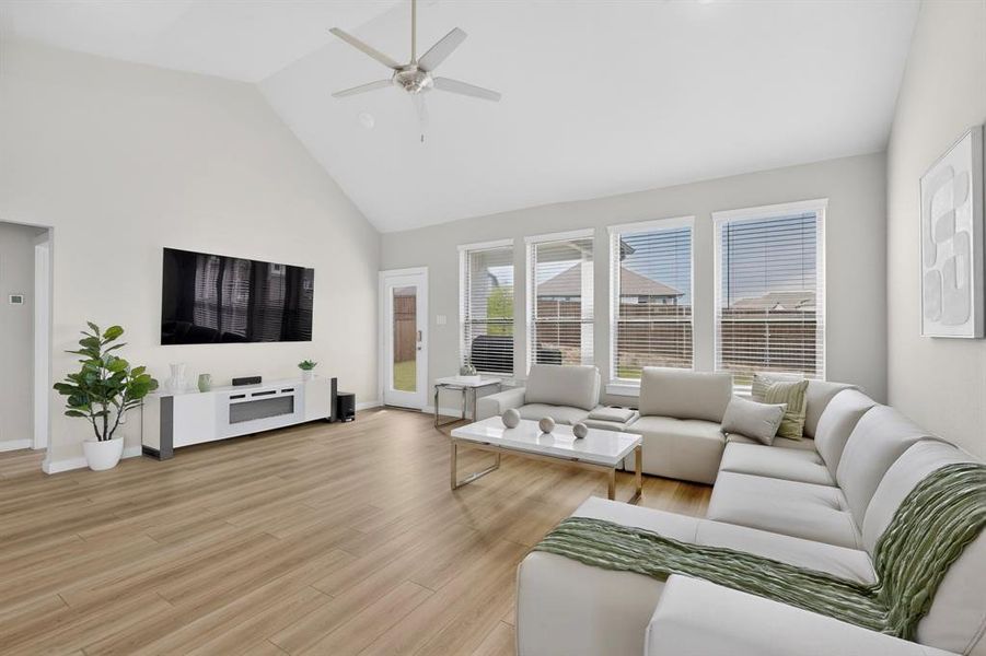 Furnished interior view inside a new home in Oakmont Park, Red Oak (Image 11).