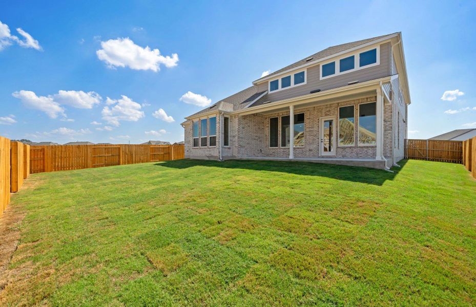 Exterior details and patio area of a home in 6 Creeks, Kyle (Image 15).