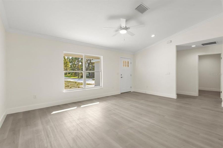 Spacious, unfurnished interior of a new home in , Ocklawaha (Image 35).