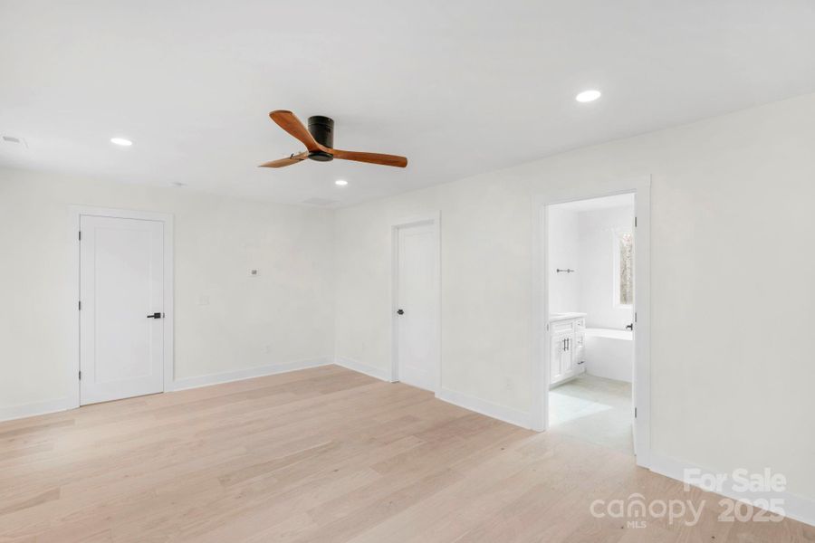 Spacious, unfurnished interior of a new home in , Waxhaw (Image 26). Spacious, unfurnished interior of a new home in , Waxhaw (Image 26).