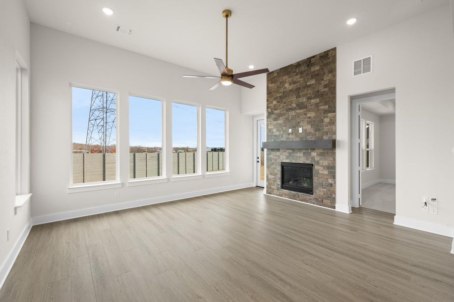 Spacious, unfurnished interior of a new home in The Retreat at Harvest, Argyle (Image 13).