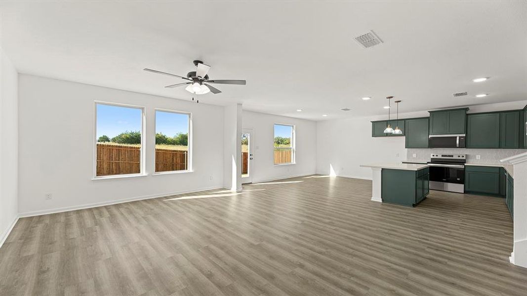 09. 2524 Yo Ranch - Family 09. 2524 Yo Ranch - Family