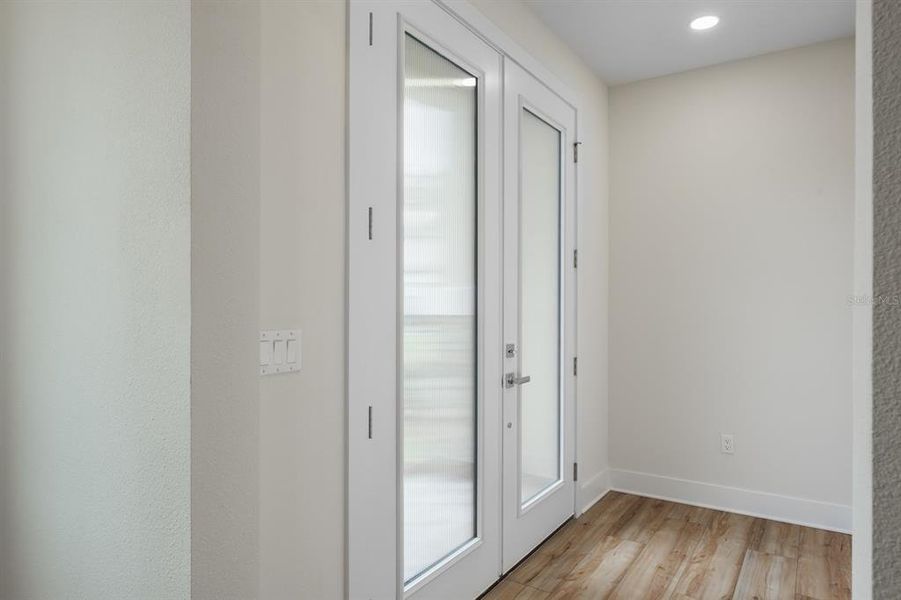 Spacious, unfurnished interior of a new home in , Palm Harbor (Image 51).