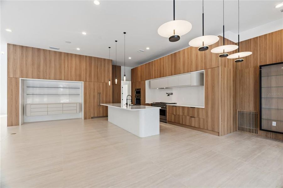 Furnished interior view inside a new home in , Montverde (Image 5).