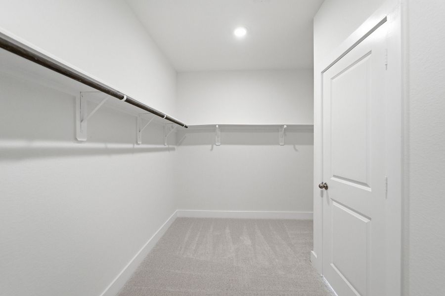 Spacious, unfurnished interior of a new home in Cielo, Conroe (Image 52).