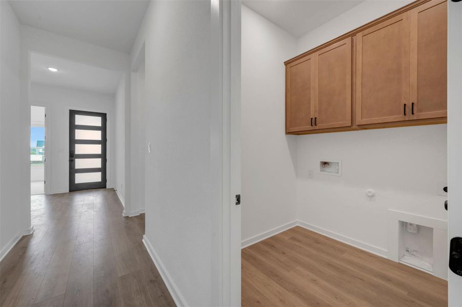 Spacious, unfurnished interior of a new home in Heritage, Dripping Springs (Image 26). Spacious, unfurnished interior of a new home in Heritage, Dripping Springs (Image 26).