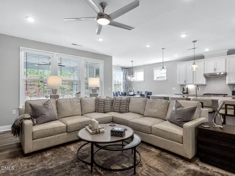 011-1280x960-family-room 011-1280x960-family-room