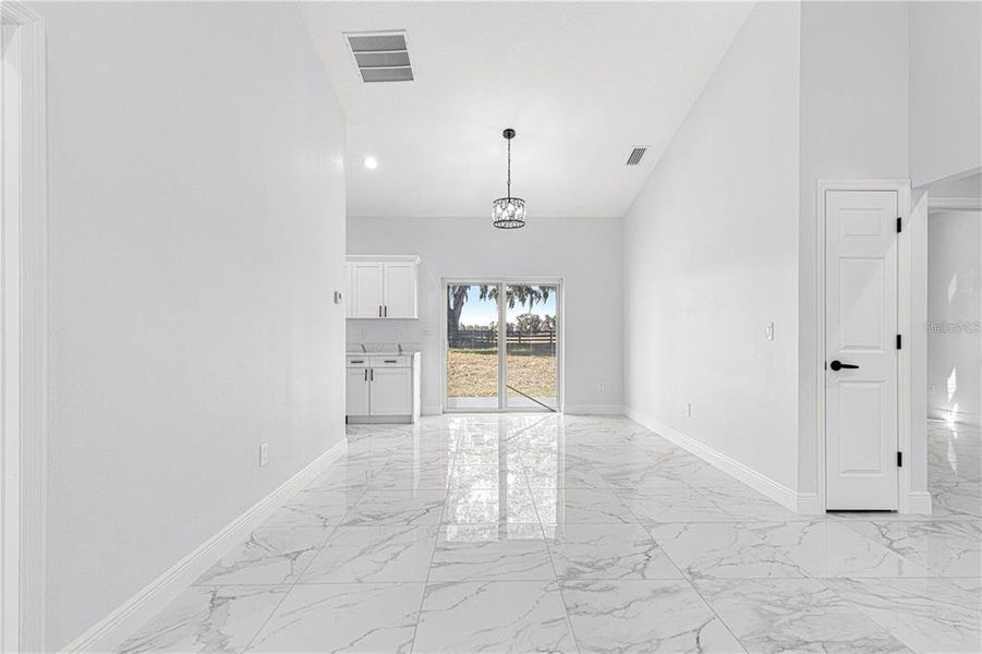 Spacious, unfurnished interior of a new home in , Summerfield (Image 18).