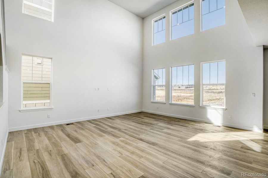 Spacious, unfurnished interior of a new home in Newlin Crossing, Parker (Image 10).